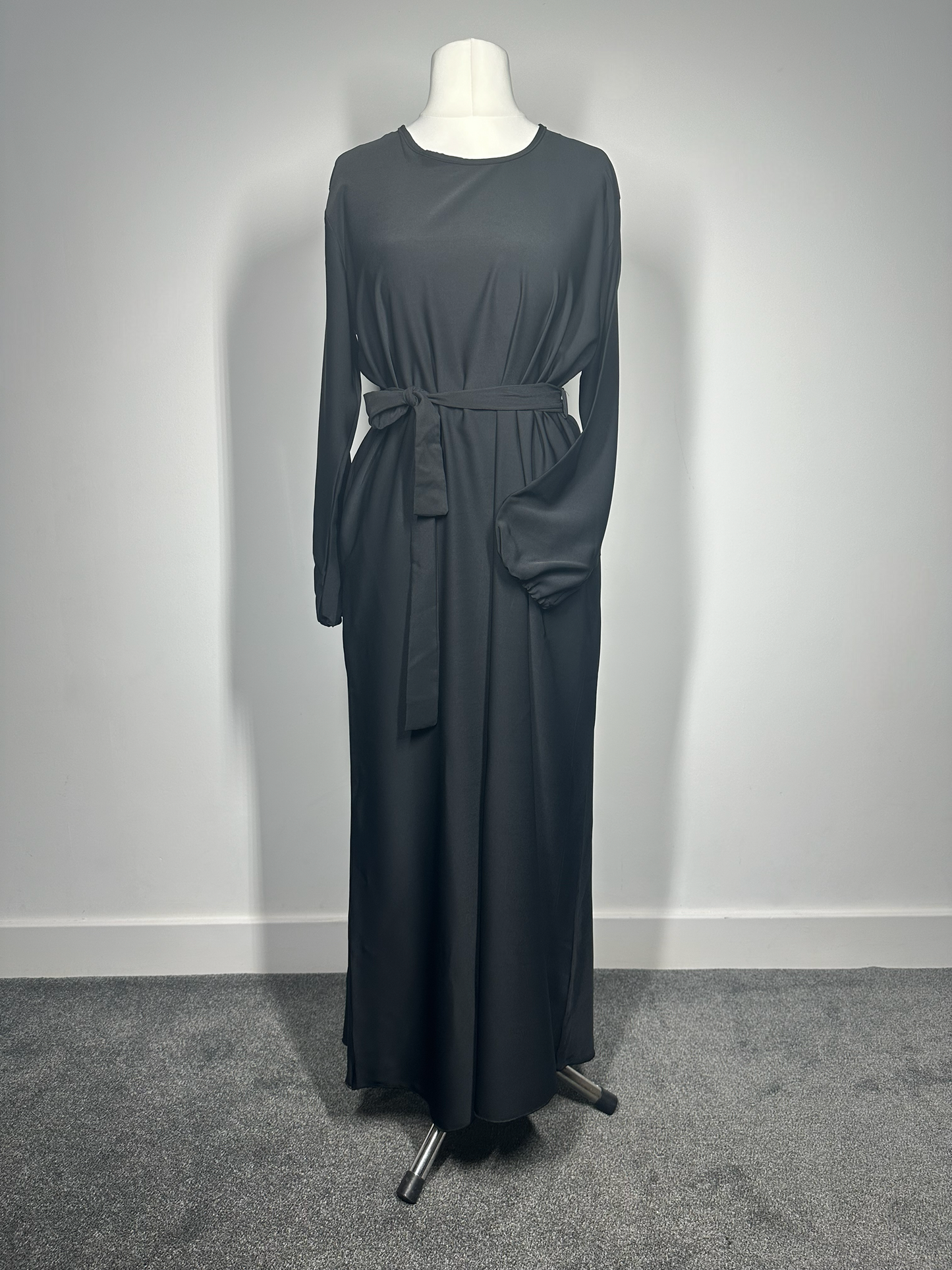 Black Plain abaya with elasticated cuff sleeves and Belt