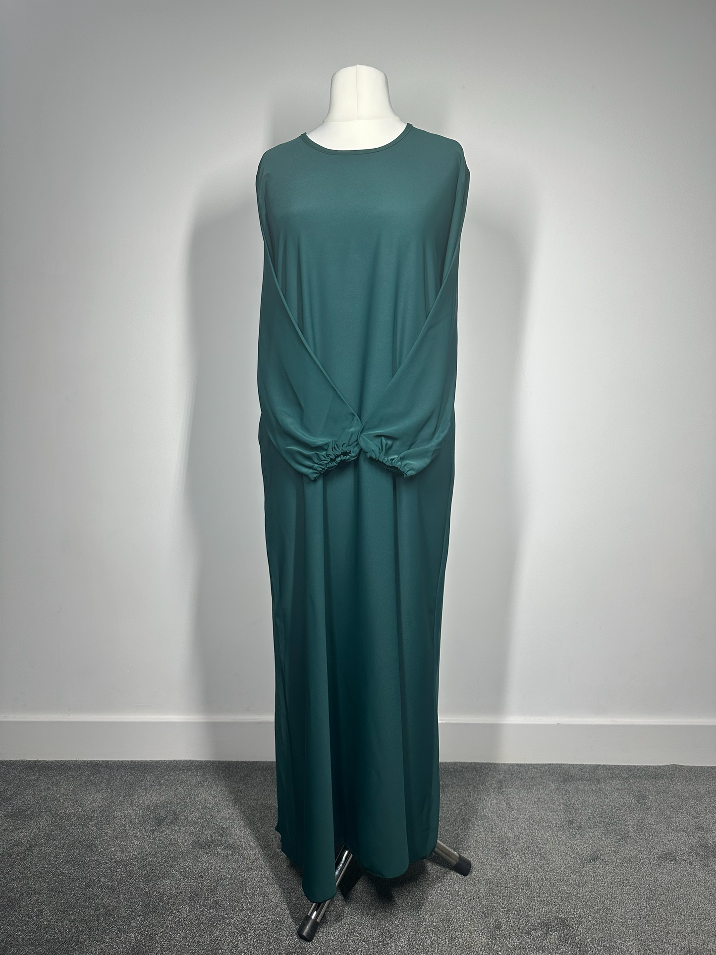 Bottle Green Plain abaya with elasticated cuff sleeves and Belt