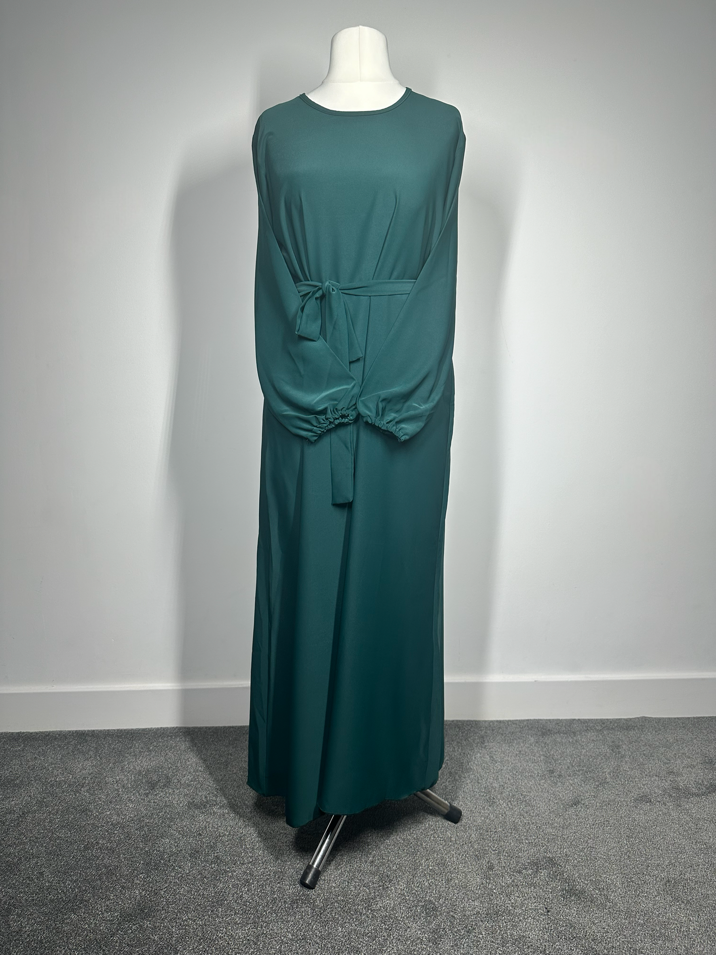 Bottle Green Plain abaya with elasticated cuff sleeves and Belt