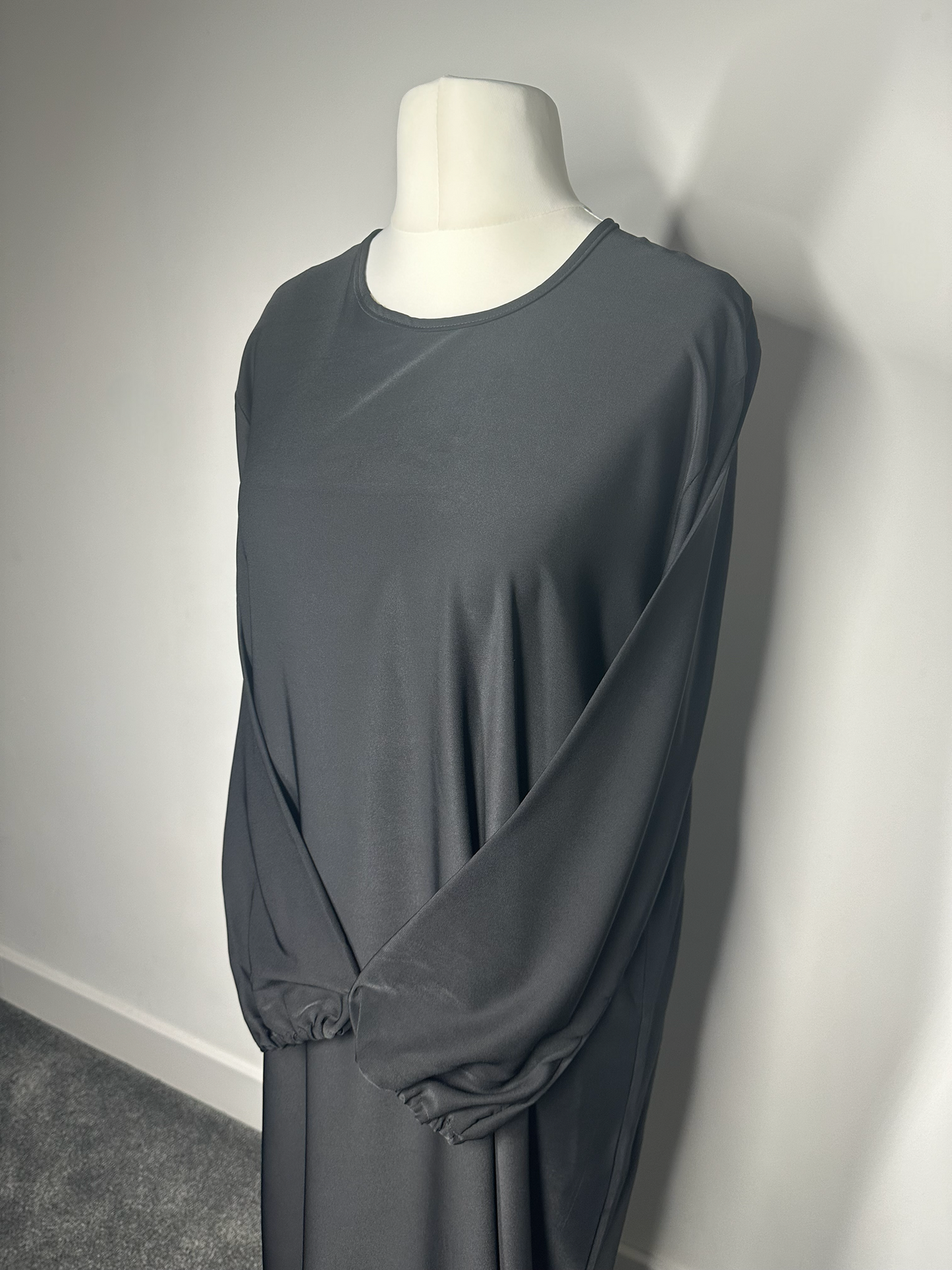 Black Plain abaya with elasticated cuff sleeves