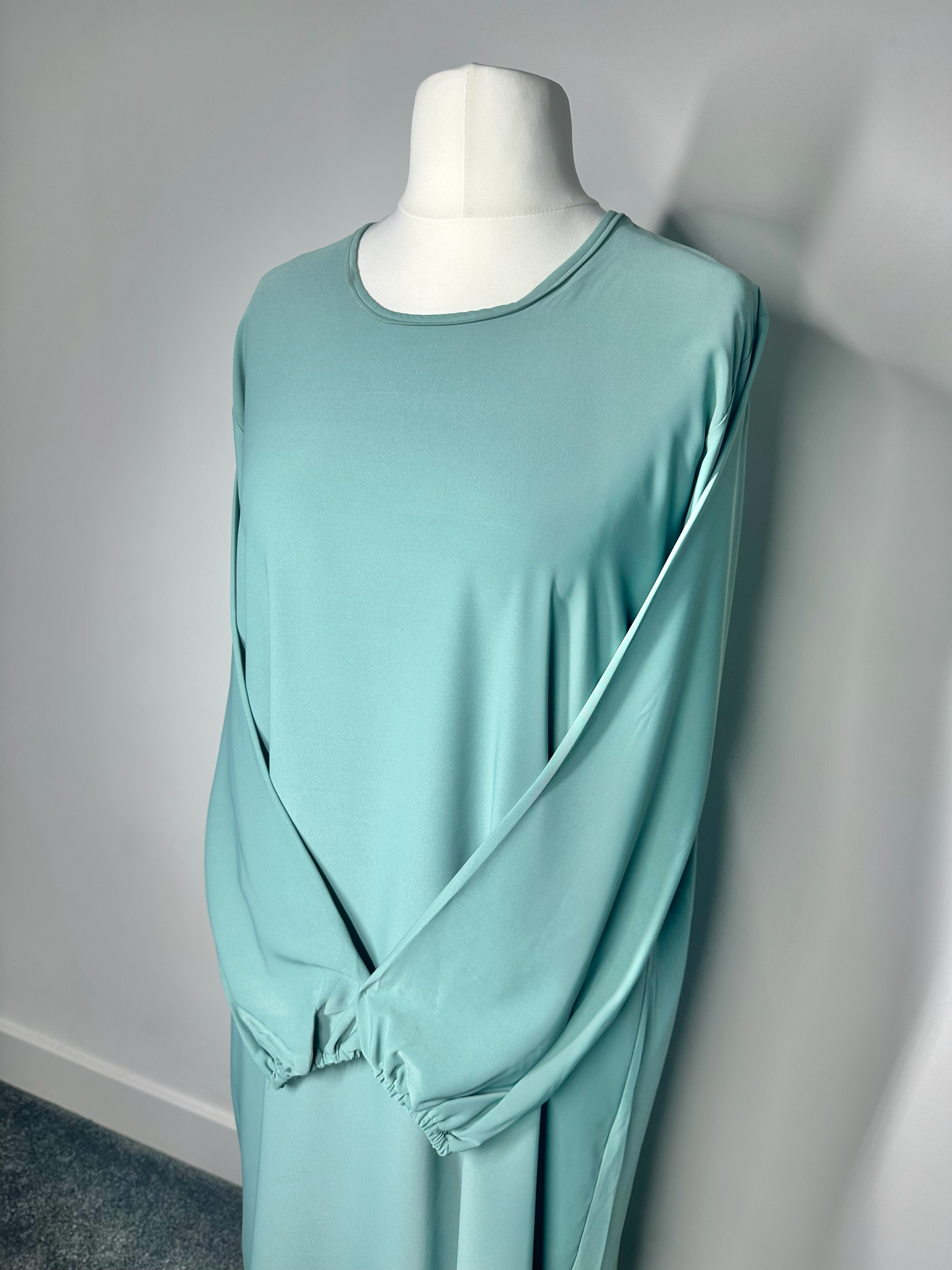 Aqua Plain abaya with elasticated cuff sleeves