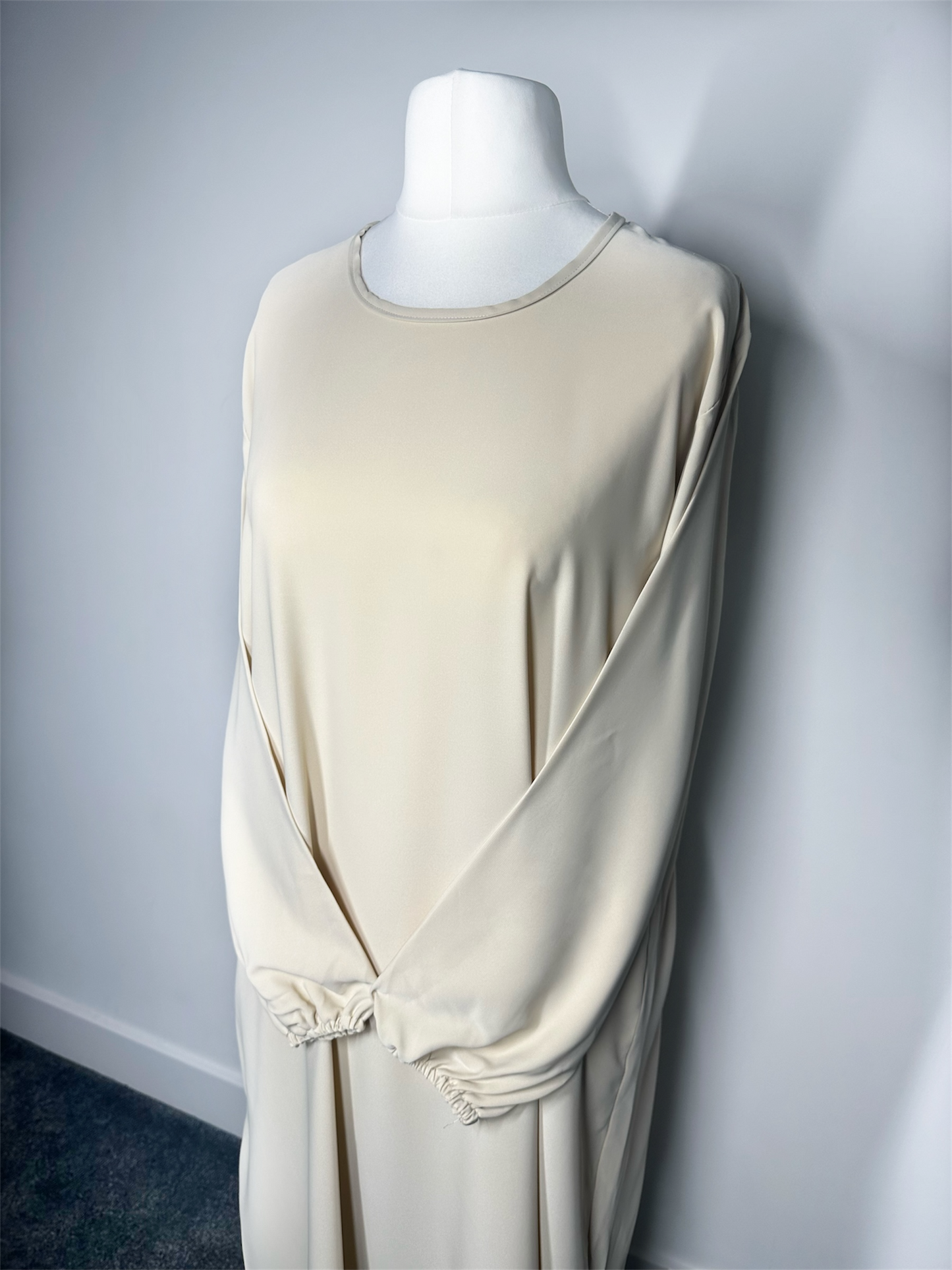 Cream Plain abaya with elasticated cuff sleeves